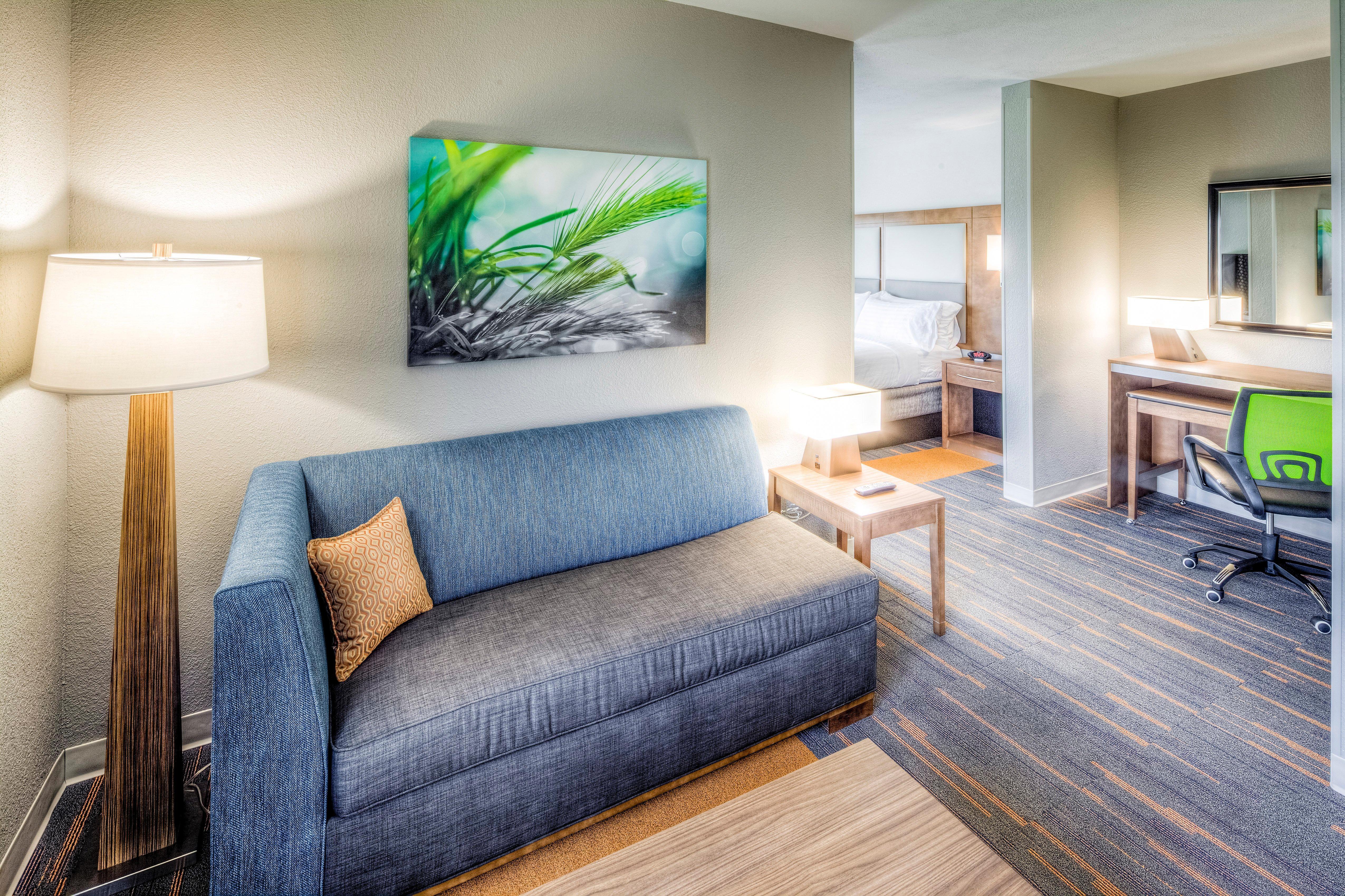 Holiday Inn Express & Suites Cleveland/Westlake By Ihg Exterior photo